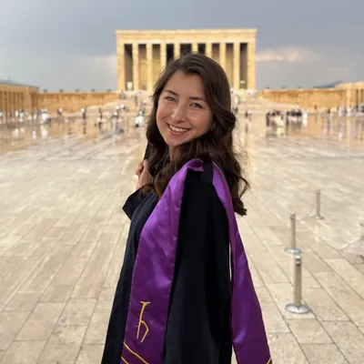 Dkt. Ayşe Nur İşcan – Dil ve Konuşma Terapisi