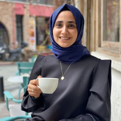 Dt. Feride Şahin – Diş Hekimi
