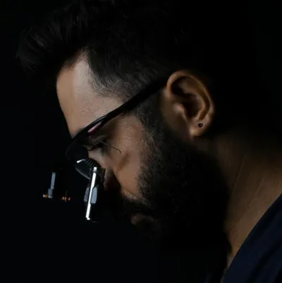 Dt. Mustafa Kayacan – Diş Hekimi